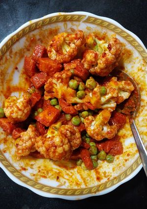 A picture of Mix vegetable pickle.