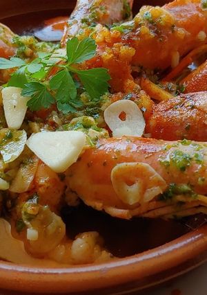 Una foto de Gambón al ajillo
