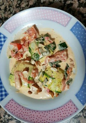 Una foto de Ravioles de zucchini con relleno de ricotta y jamón