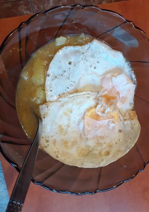 Kelkáposztafőzelék tükörtojással recept fotója