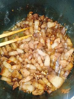 Hình của món Thịt kho mắm ruốc ăn cực nhiều cơm.