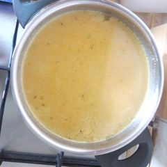 A picture of Chicken cream soup.