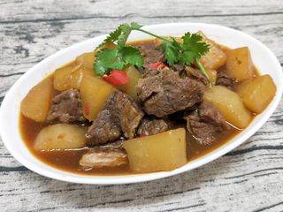 蘿蔔燉牛腩