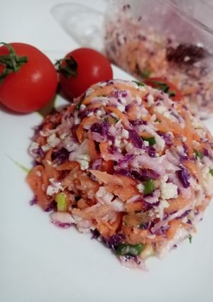 O poză a rețetei Salată din conopidă crudă.