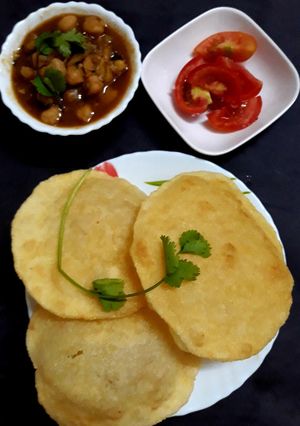 A picture of Bhature (instant).