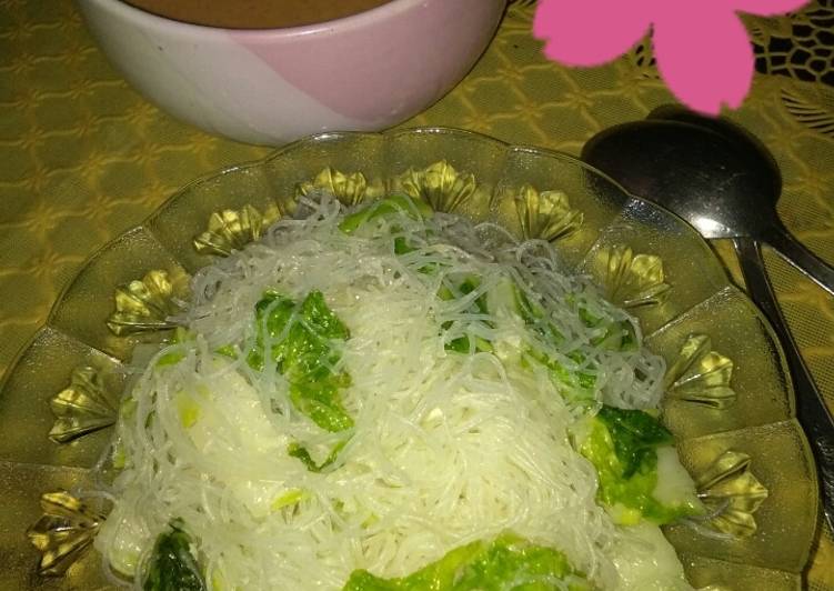 Bumbu mengolah Bihun putih siram sambal kacang yang Menggugah Selera