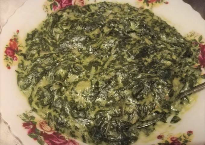 Creamy Spinach Recipe by Mabuyi Dlamini - Cookpad