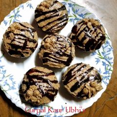 A picture of Velvet Surprise Chocolate Cupcakes.