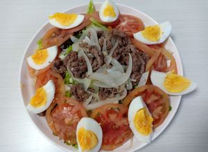 Hình của món Thịt bò trộn xà lách.