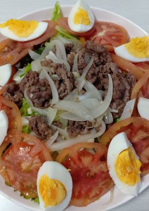 Hình của món Thịt bò trộn xà lách.