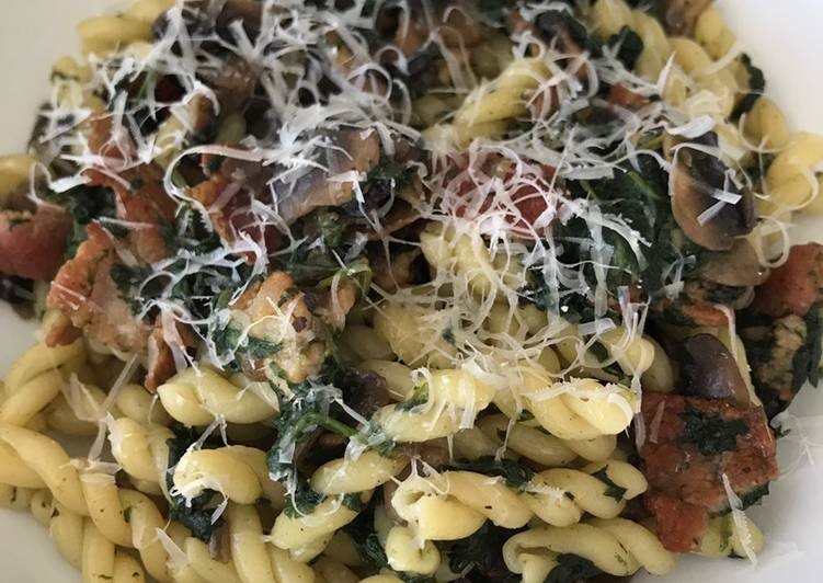 Step-by-Step Guide to Make Ultimate Pasta with Spinach, Bacon and Mushrooms