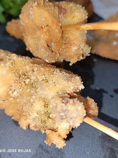 Una foto de Brochetas de ternera crujiente 🥓🥓🥓