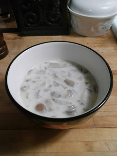 A picture of Easy mushroom soup.