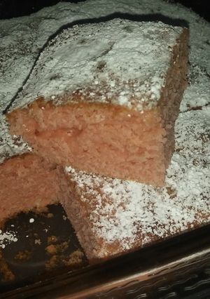 Una foto de Bizcocho de gelatina de fresa. 🍞🍓