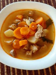 Gulyás leves sertés lapockából recept fotója