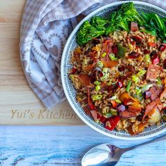 A picture of Stir fried brown rice with vecon.