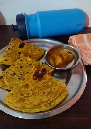 જીરા વાળા થેપલા (Jeera Thepla Recipe In Gujarati) રેસીપી મુખ્ય ફોટો