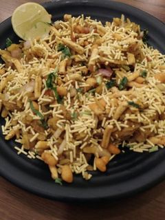 इंदौरी पोहा (Indori poha recipe in Hindi) रेसिपी मुख्य फोटो