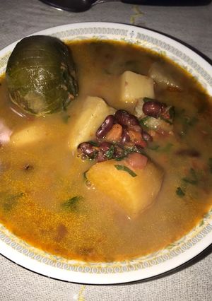 Una foto de Caldo de poroto colorado ideal para vegetariano
