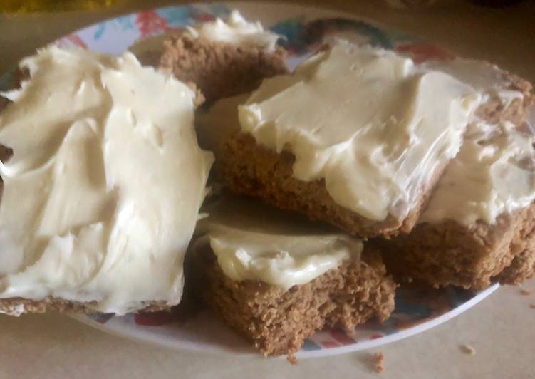 How to Prepare Quick Iced Carrot cake blondies