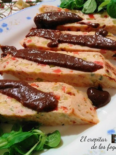 Una foto de Terrina de pavo con crema de ciruelas