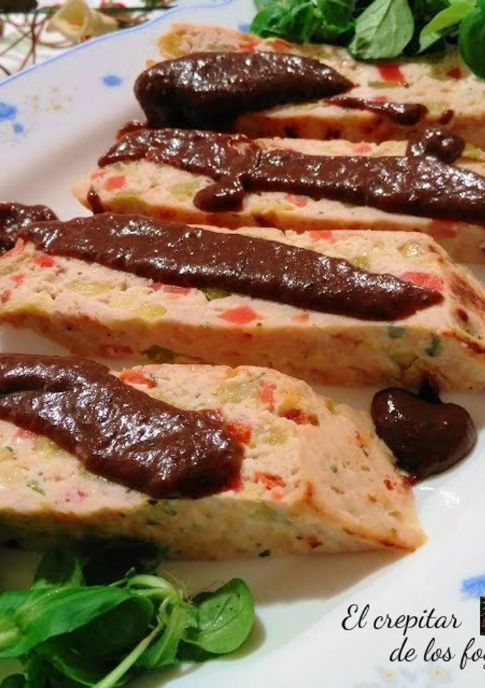 Una foto de Terrina de pavo con crema de ciruelas