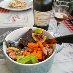 A picture of Fig, walnut and blue cheese salad.