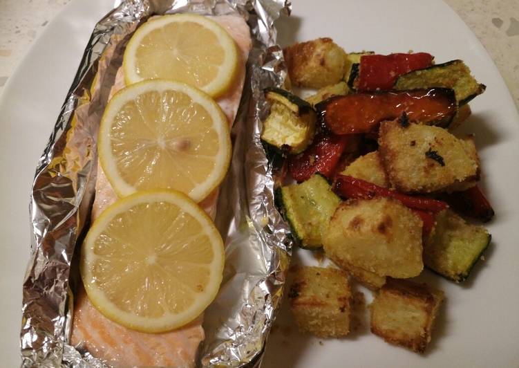 Recipe of Award-winning Garlic roasted veg with oven baked salmon