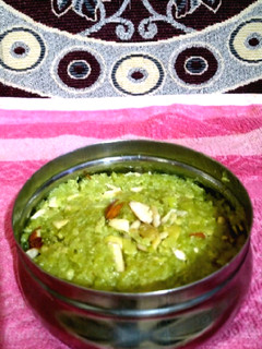 દૂધીનો હલવો (Bottle Gourd Halwa Recipe In Gujarati) રેસીપી મુખ્ય ફોટો