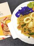 ข้าวผัดผงกะหรี่ปลาหมึก