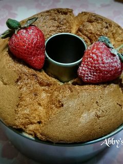 草莓戚風蛋糕 的食譜成品照片