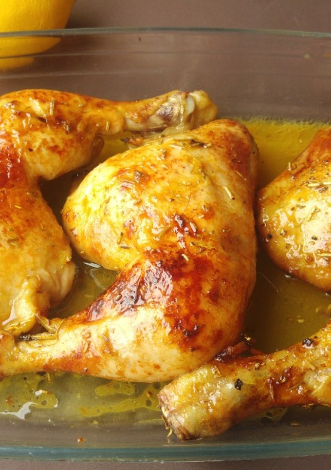 Una foto de Muslos de pollo asados a los cítricos