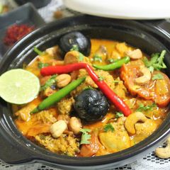 A picture of Moroccan Chicken Tagine.
