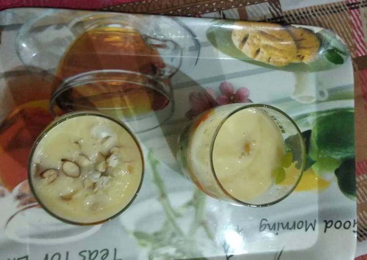 Dryfruit mango shake