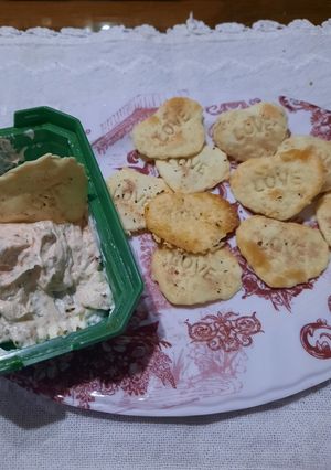 Una foto de Galles Love un mimo con discos de empanadas