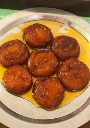 A picture of Chhana'r Jilapi or Chhena (Paneer) Jalebis.