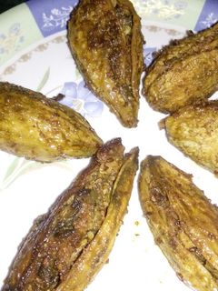 भरवां करेले (Bharwan karele recipe in hindi) रेसिपी मुख्य फोटो