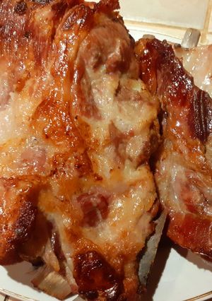 Una foto de Ribs de Cerdo con Papas al horno