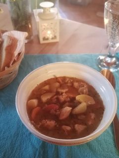 Gulyás leves bográcsban recept fotója