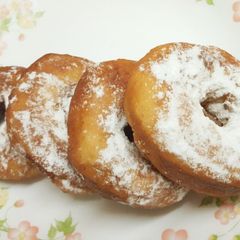 A picture of Buttermilk doughnuts.