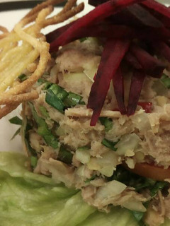 Una foto de Ensalada fresca de atún