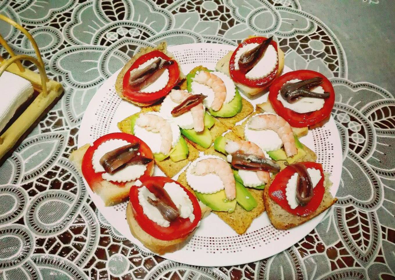 Tostas de aguacate y tomate