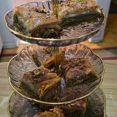 A picture of Pistachio velvet baklava.
