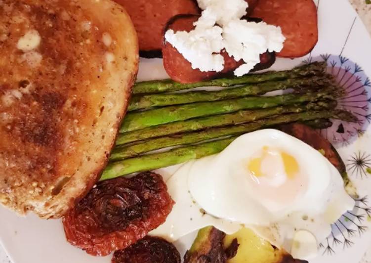 Breakfast feast.,๐