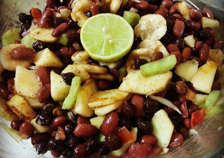 Beans and black chickpeas salad