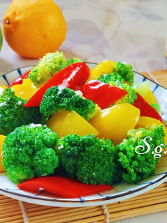 鹽麴拌彩椒花椰菜(純素) 的食譜成品照片