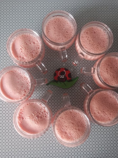 Una foto de 223. Panna cotta de sandía 🍉