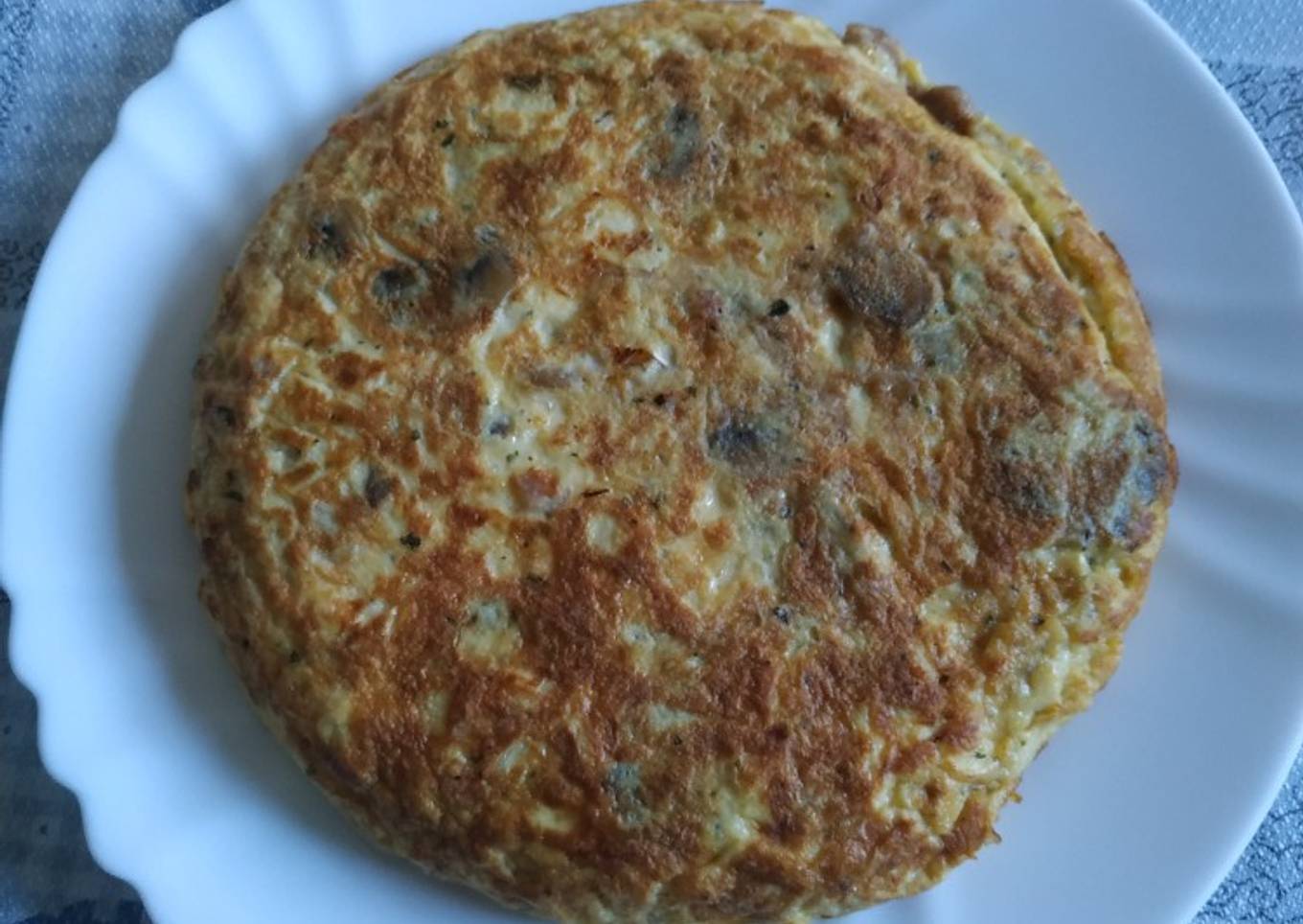 Tortilla de champiñones y carne picada
