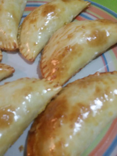 Una foto de Empanadillas de pollo y cheddar