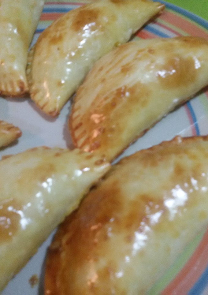 Una foto de Empanadillas de pollo y cheddar